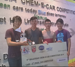 UCSI University Chemical Engineering students Chong Jeunn Hao, Soh Wei Ming, Tan Kuan Leong and Ho Lup Fai bagged first runner-up and RM2,000 at the 9th Malaysia Chem-E-Car Competition 2014.