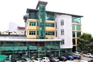 The library & computer labs are located inside the Learning Resource Centre at UCSI University
